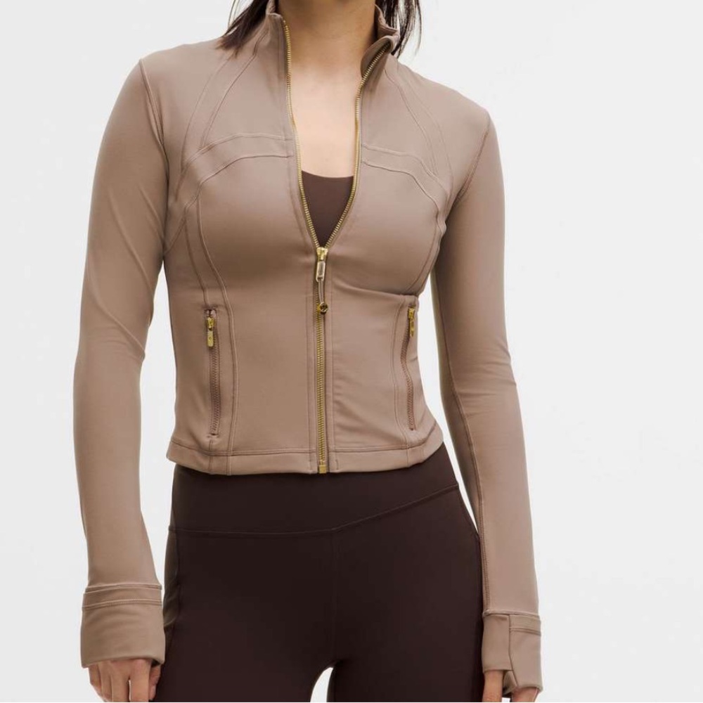 Lululemon Define Cropped Jacket *Nulu
Taupetastic / Gold